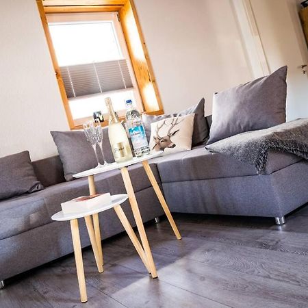 Neu Renoviertes Ferienhaus/Wohnunng Kleine Auszeit Sonnenbühl Εξωτερικό φωτογραφία