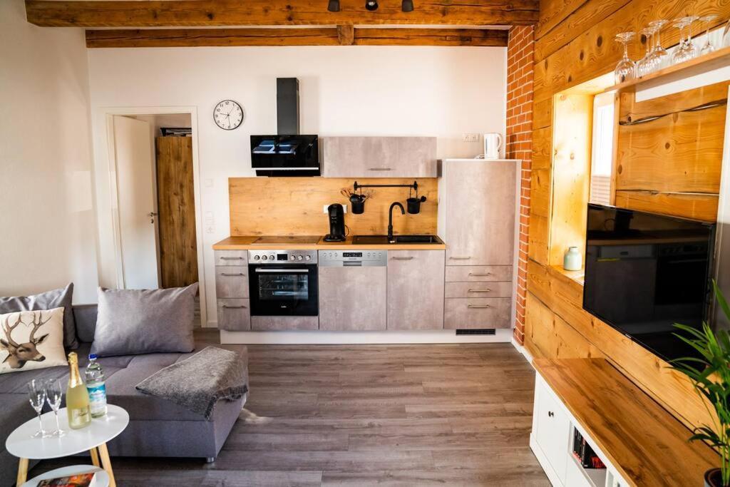 Neu Renoviertes Ferienhaus/Wohnunng Kleine Auszeit Sonnenbühl Εξωτερικό φωτογραφία